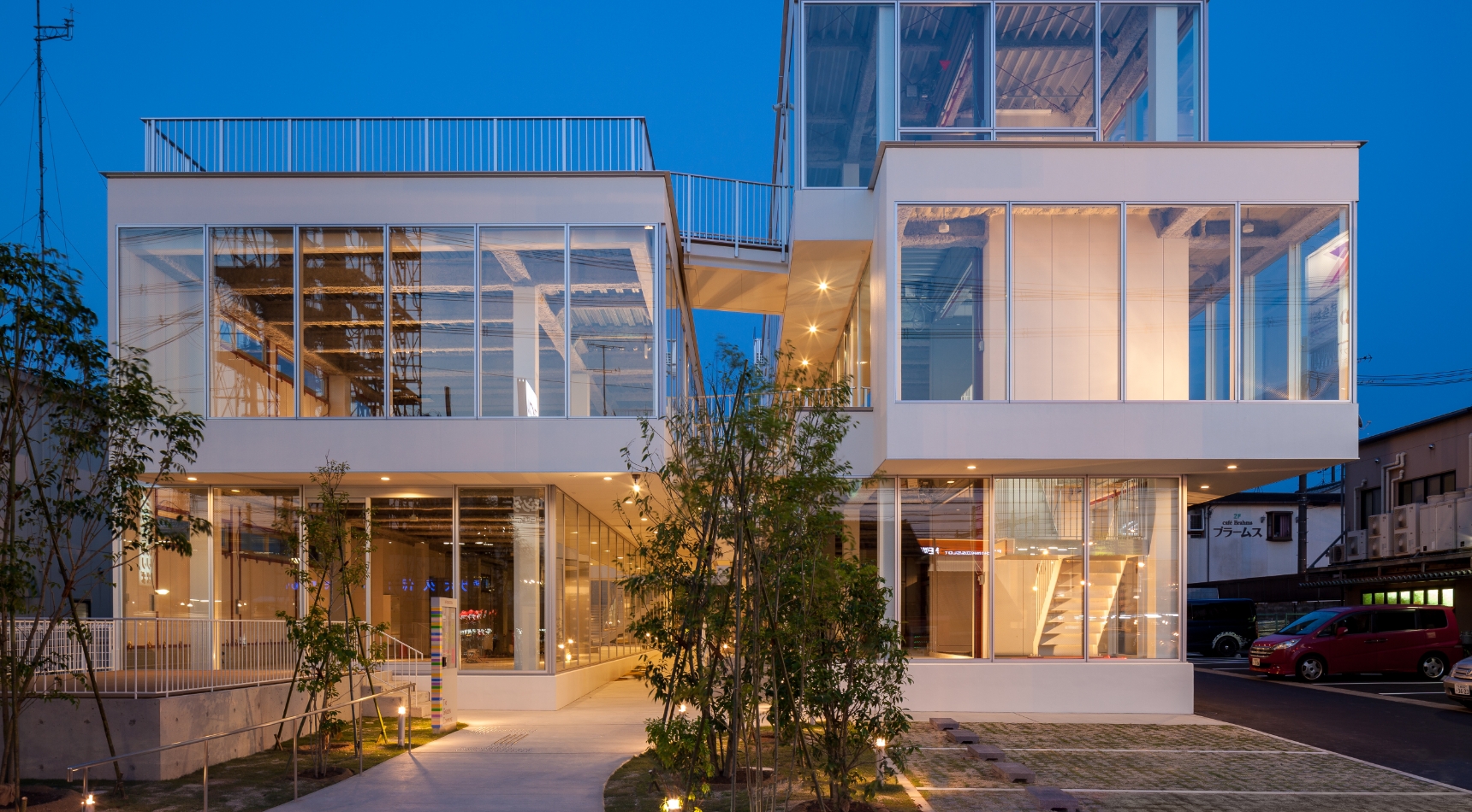 altが入力できるようにしてください